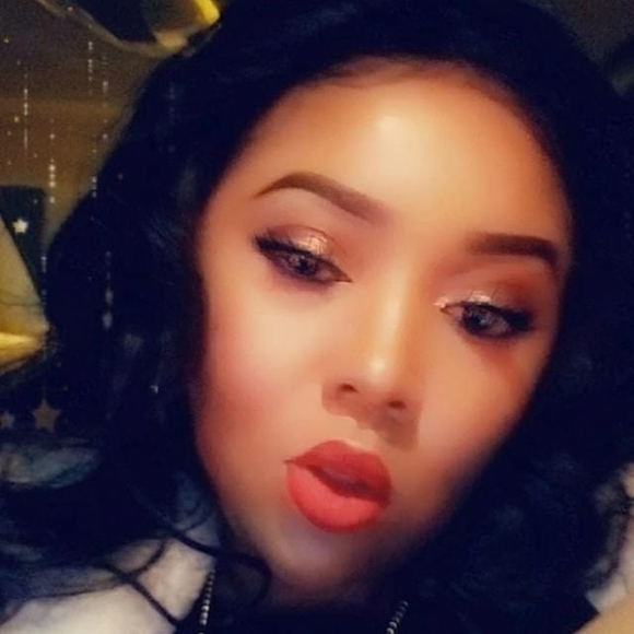 Meet the Posher Other - Meet your Posher, Lilian